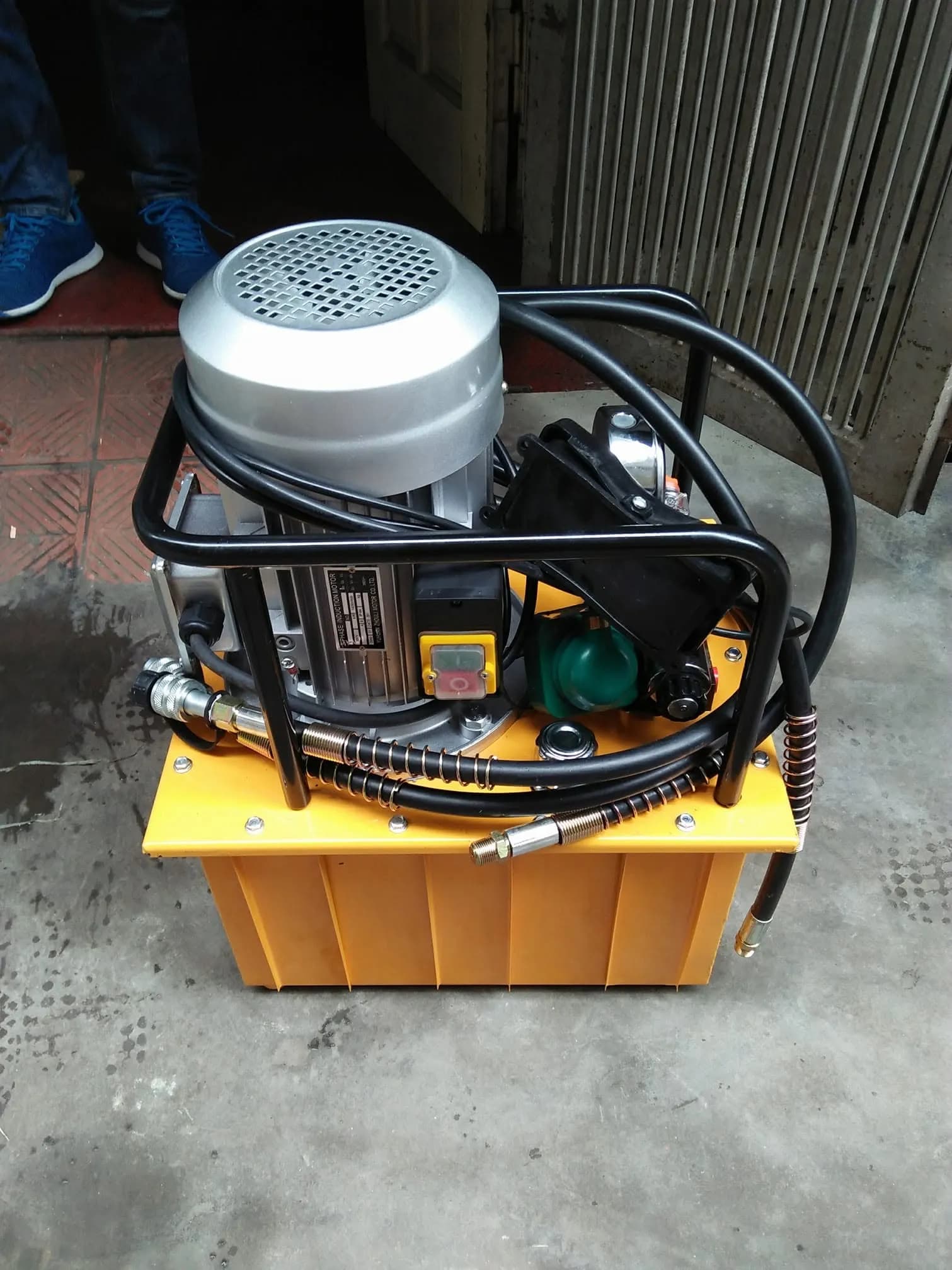 Máy đột lỗ thủy lực CH-80