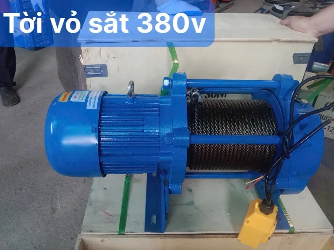 Tời vỏ sắt KCD 750-1500kg-30m